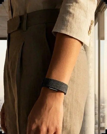 Hume Band 2.0 worn under a linen sleeve during a regular day